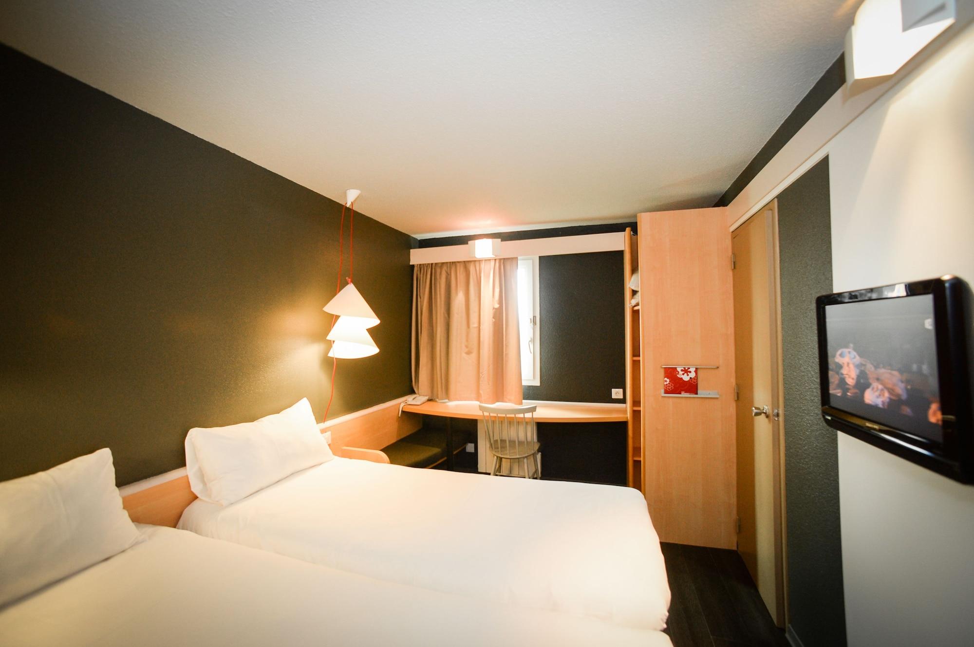 ibis Saint-Lô Hotel Exterior foto